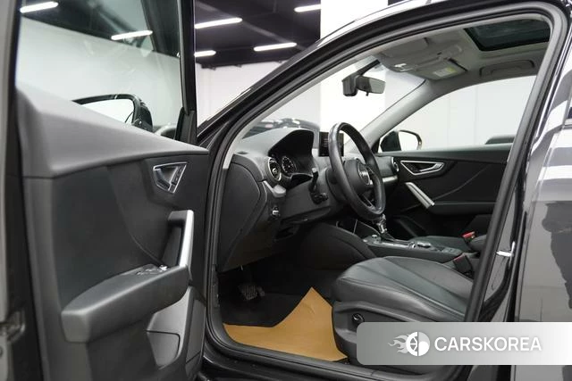 Audi Q2L id 4258684 из Китая 16