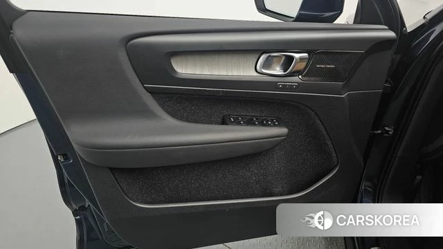 Volvo XC40 id 4881648 из Кореи 16