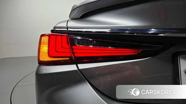 Lexus ES300h 7th generation id 4693824 из Кореи 16