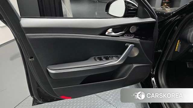 Kia Stinger id 4596328 из Кореи 16