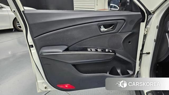 Ssangyong Tivoli Air id 4694070 из Кореи 16