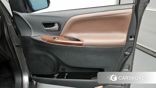 Toyota Sienna id 4411221 из Кореи 16