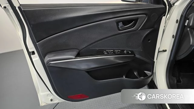 Ssangyong The New Tivoli id 4248952 из Кореи 16