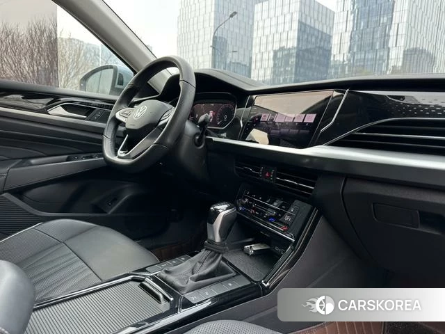 Volkswagen Passat id 4257956 из Китая 16