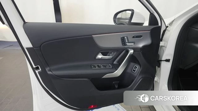 Mercedes-Benz A-Class W177 id 4489764 из Кореи 16