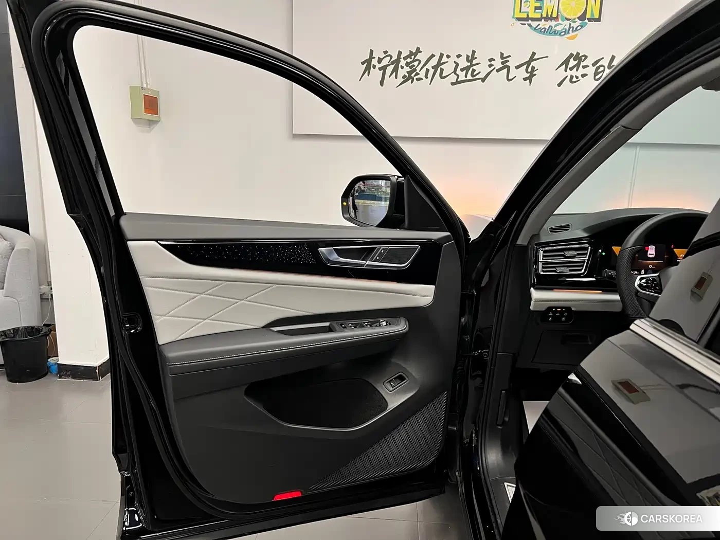 Volkswagen Touareg id 4644427 из Китая 16