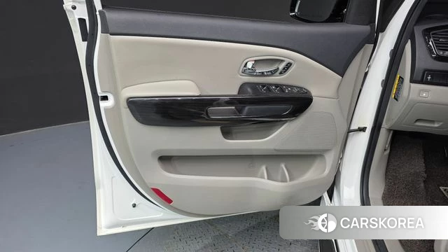 Kia The New Carnival id 4482994 из Кореи 16