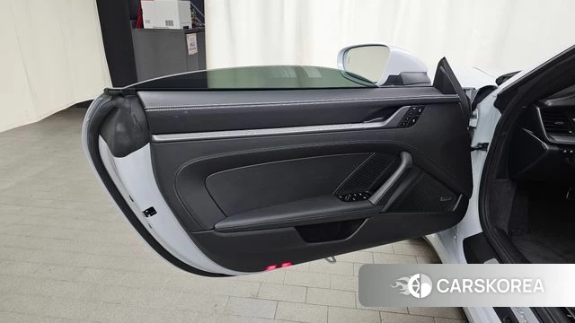 Porsche 911(992) id 4700993 из Кореи 16