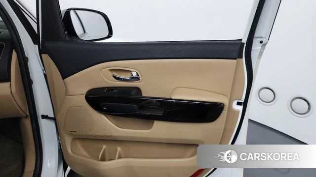 Kia The New Carnival id 4357011 из Кореи 16