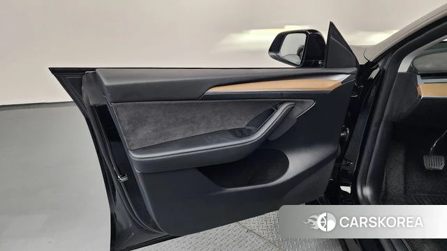 Tesla Model Y id 4360620 из Кореи 16