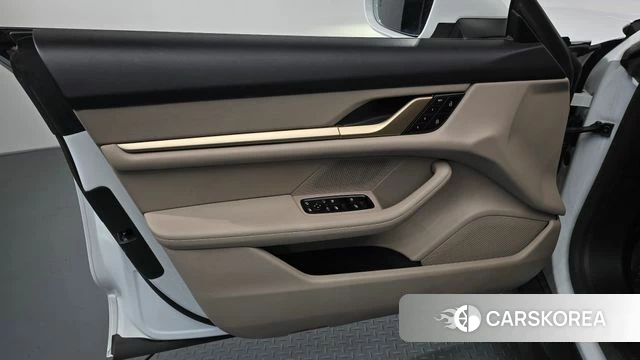 Porsche Taycan id 4230867 из Кореи 16