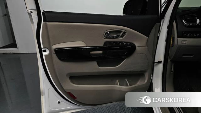 Kia The New Carnival id 4557876 из Кореи 16