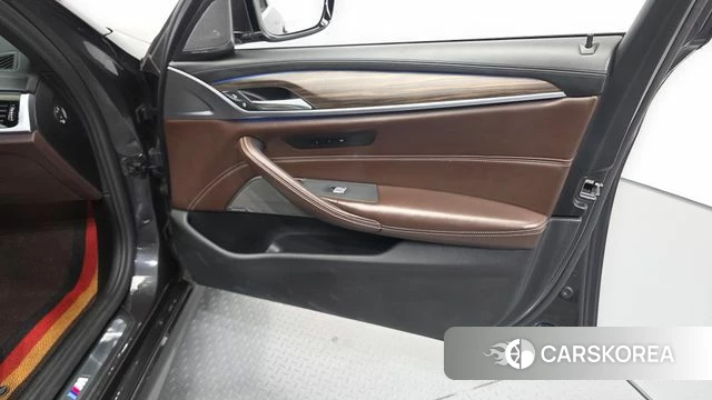 BMW 5 Series (G30) id 4872839 из Кореи 16