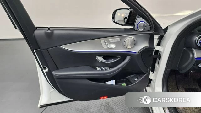 Mercedes-Benz E-Class W213 id 4563202 из Кореи 16