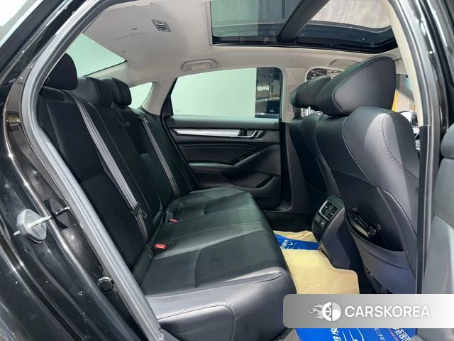 Honda Accord id 4365643 из Китая 16