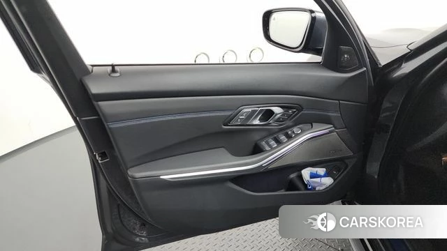 BMW 3 Series (G20) id 4495606 из Кореи 16