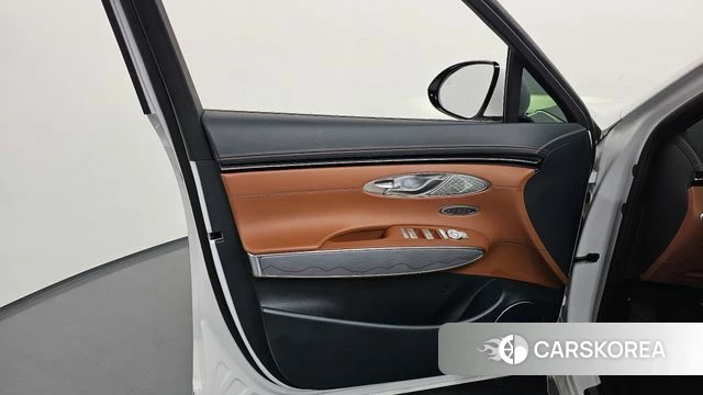 Genesis GV70 id 4292603 из Кореи 16