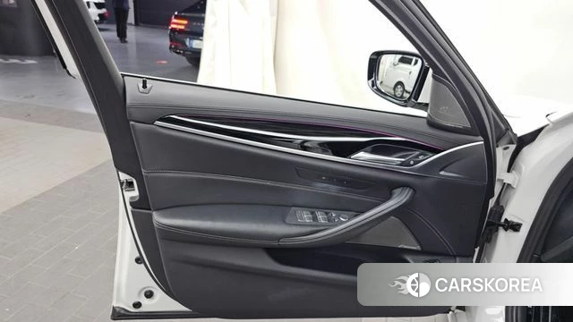 BMW 5 Series (G30) id 4625568 из Кореи 16