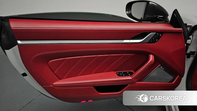 Porsche 911(992) id 4529252 из Кореи 16