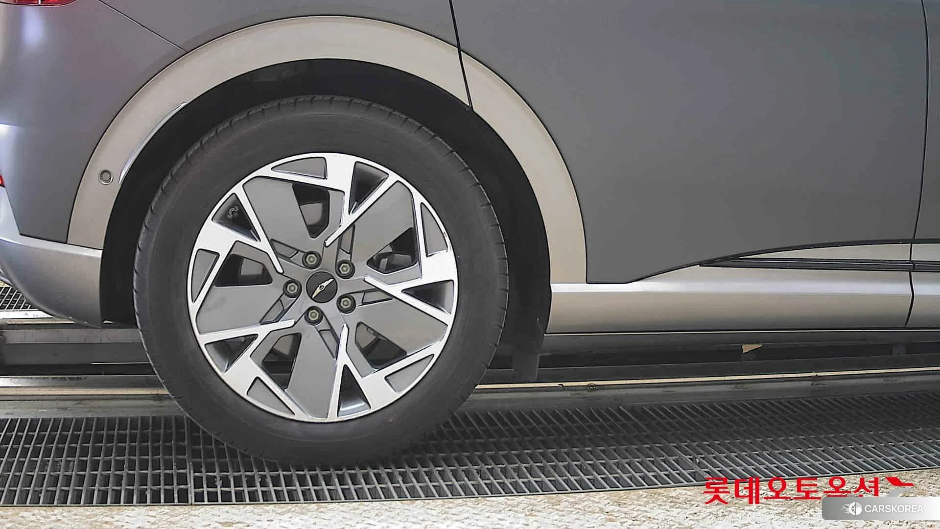 Hyundai GV60 id 4296775 из Кореи 16