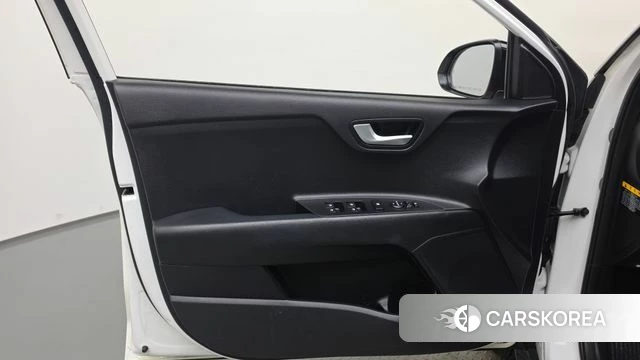 Kia Stonic id 4755313 из Кореи 16