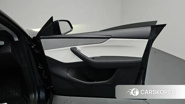 Tesla Model Y id 4515789 из Кореи 16