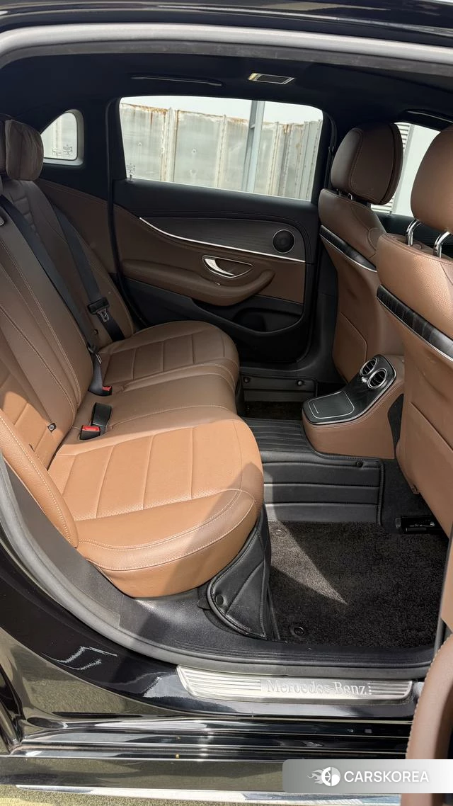 Mercedes-Benz E-class id 4240470 из Китая 16