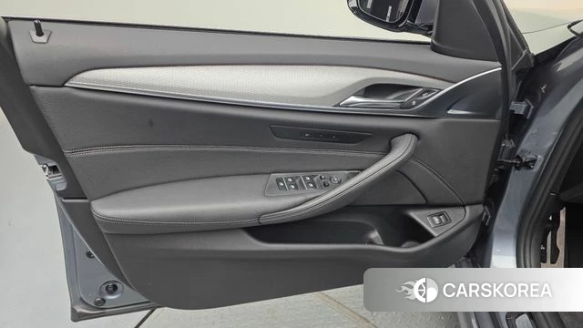 BMW 5 Series (G30) id 4318323 из Кореи 16