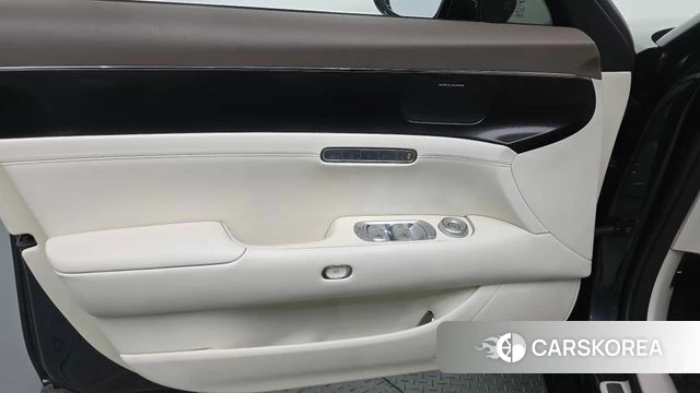 Genesis G90 (RS4) id 4905636 из Кореи 16