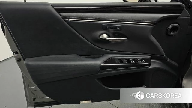 Lexus ES300h 7th generation id 4620452 из Кореи 16