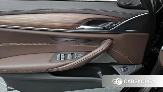 BMW 5 Series (G30) id 4308695 из Кореи 16
