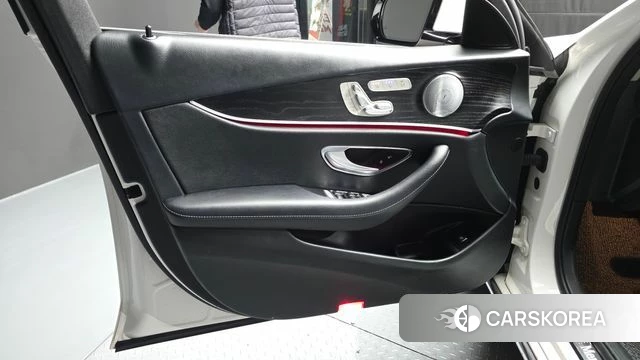 Mercedes-Benz E-Class W213 id 4188626 из Кореи 16