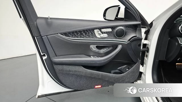 Mercedes-Benz E-Class W213 id 4702715 из Кореи 16