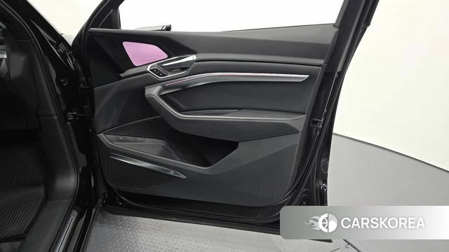 Audi e-Tron id 4835813 из Кореи 16