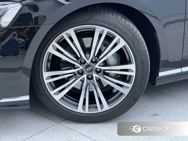 Audi A8 id 4208982 из Китая 16
