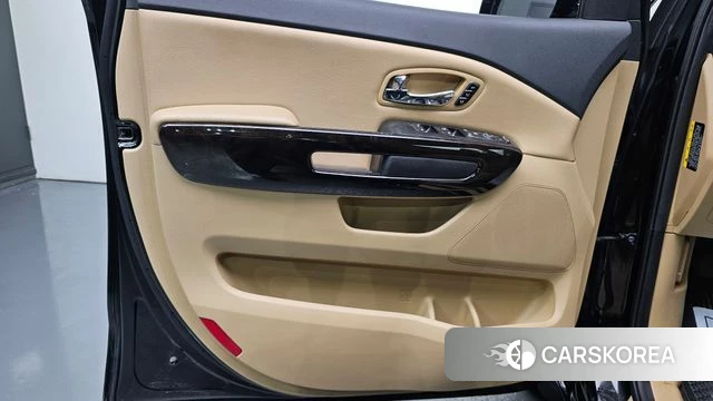 Kia The New Carnival id 4508216 из Кореи 16