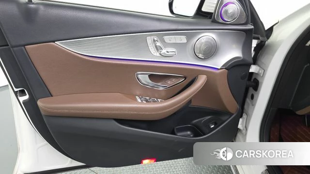 Mercedes-Benz E-Class W213 id 4543374 из Кореи 16