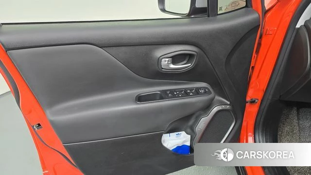 Jeep Renegade id 4770541 из Кореи 16