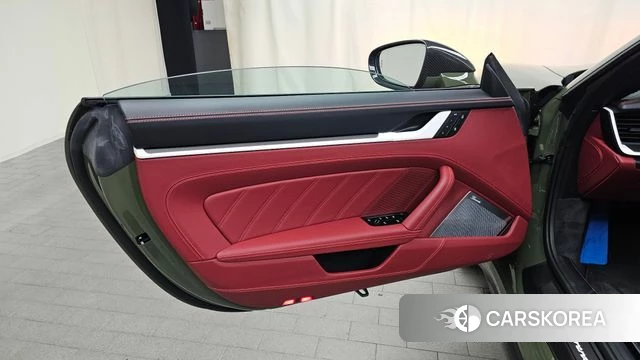 Porsche 911(992) id 4527616 из Кореи 16