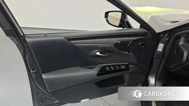 Lexus ES300h 7th generation id 4649961 из Кореи 16