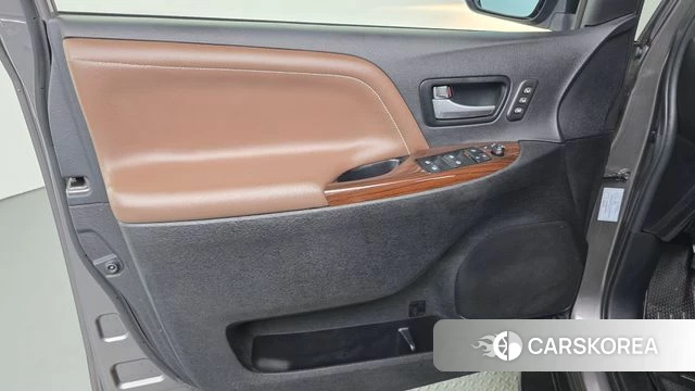 Toyota Sienna id 4722713 из Кореи 16