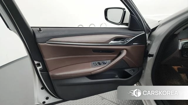 BMW 5 Series (G30) id 4520715 из Кореи 16