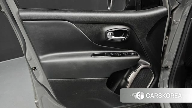 Jeep Renegade id 4196116 из Кореи 16