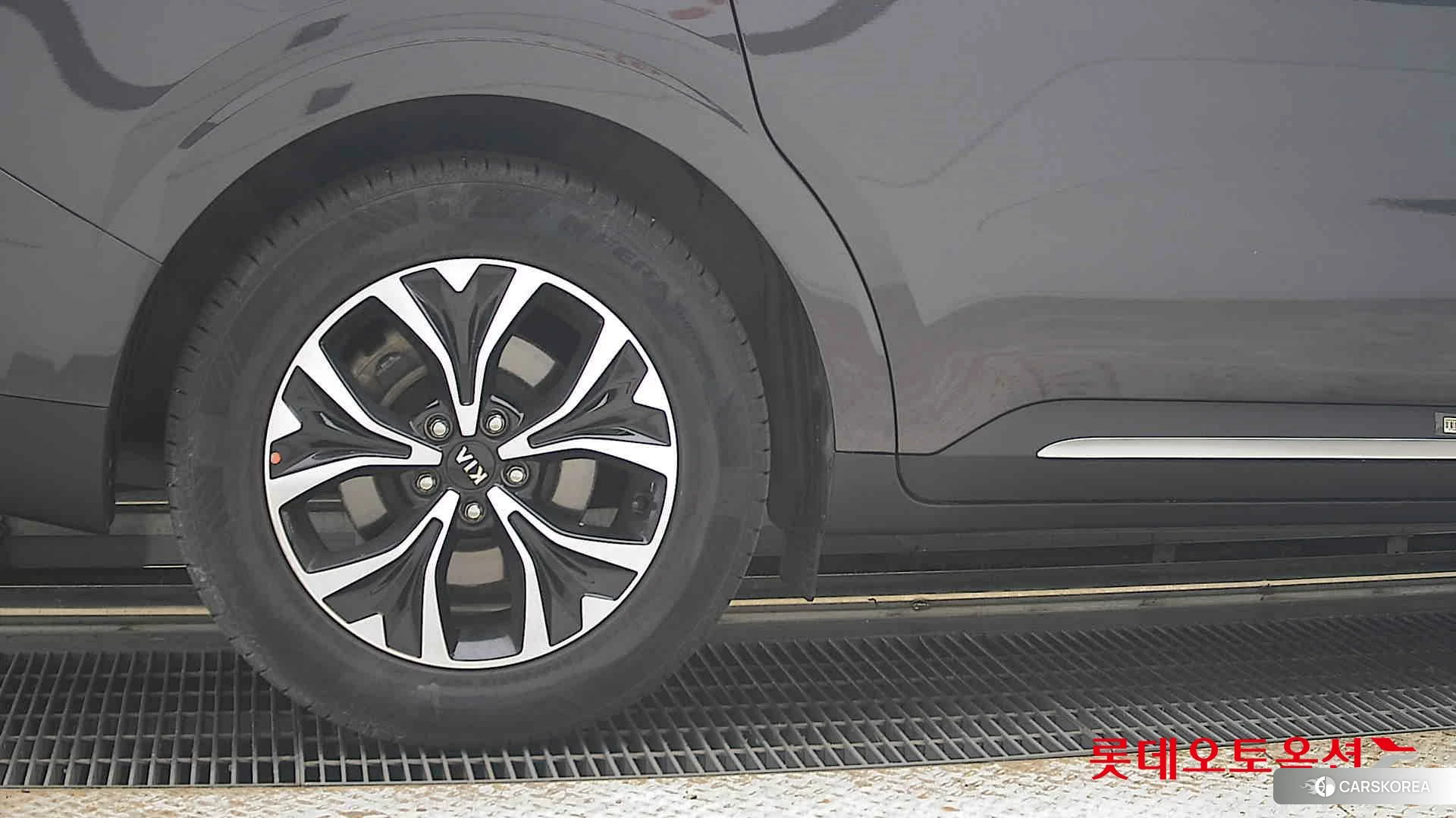 Kia Carnival id 4902420 из Кореи 16