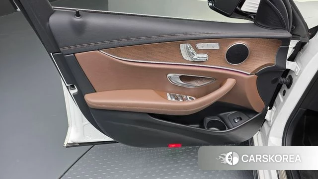 Mercedes-Benz E-Class W213 id 4836309 из Кореи 16
