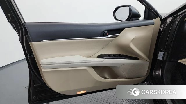 Toyota Camry (XV70) id 4267510 из Кореи 16
