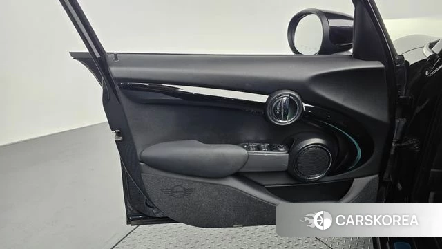 Mini Cooper S id 4836379 из Кореи 16