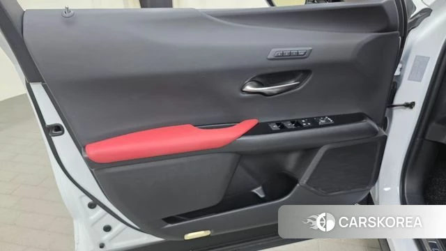 Lexus UX250h id 4618133 из Кореи 16