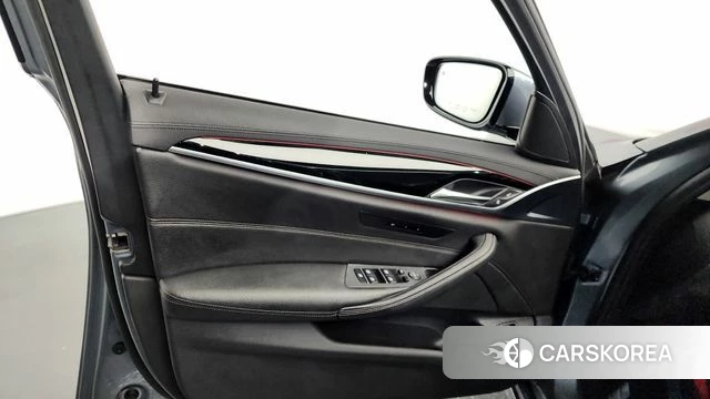 BMW 5 Series (G30) id 4196981 из Кореи 16