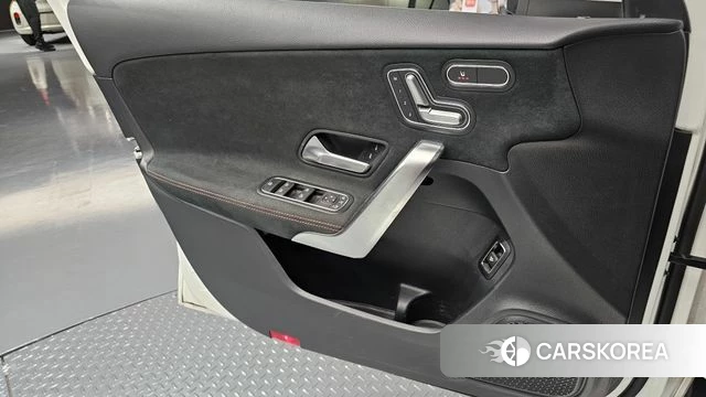 Mercedes-Benz A-Class W177 id 4524748 из Кореи 16